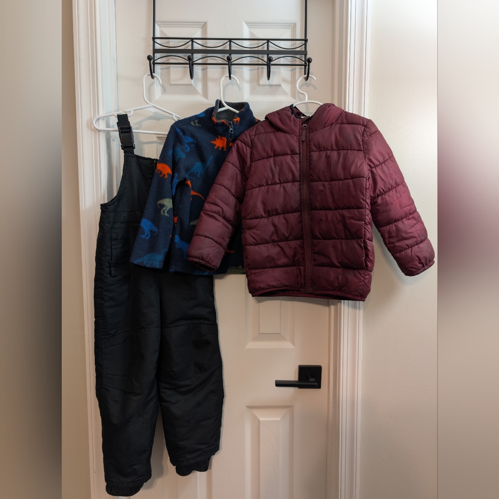 Boy 4T snowsuits set with free snow mittens